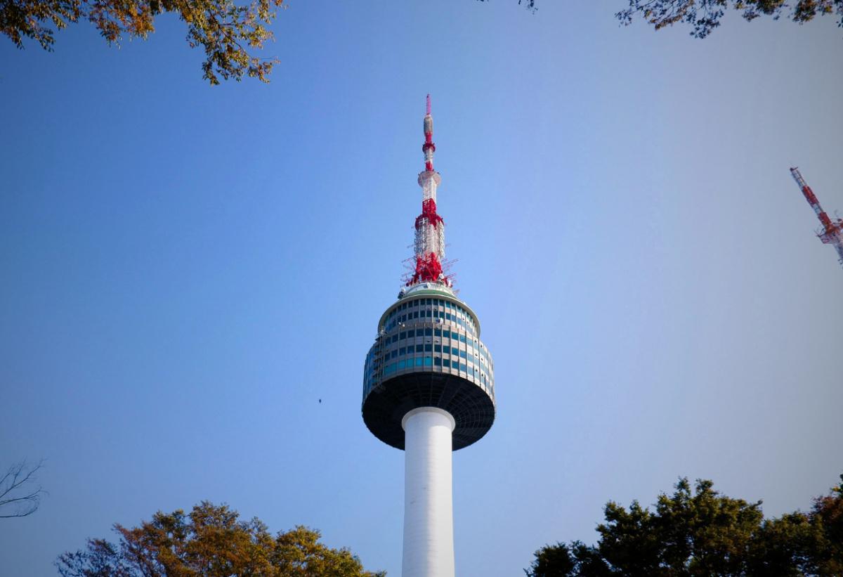 N Seoul Tower, la tour panoramique emblématique de la ville N Seoul Tower, la tour panoramique emblématique de la ville