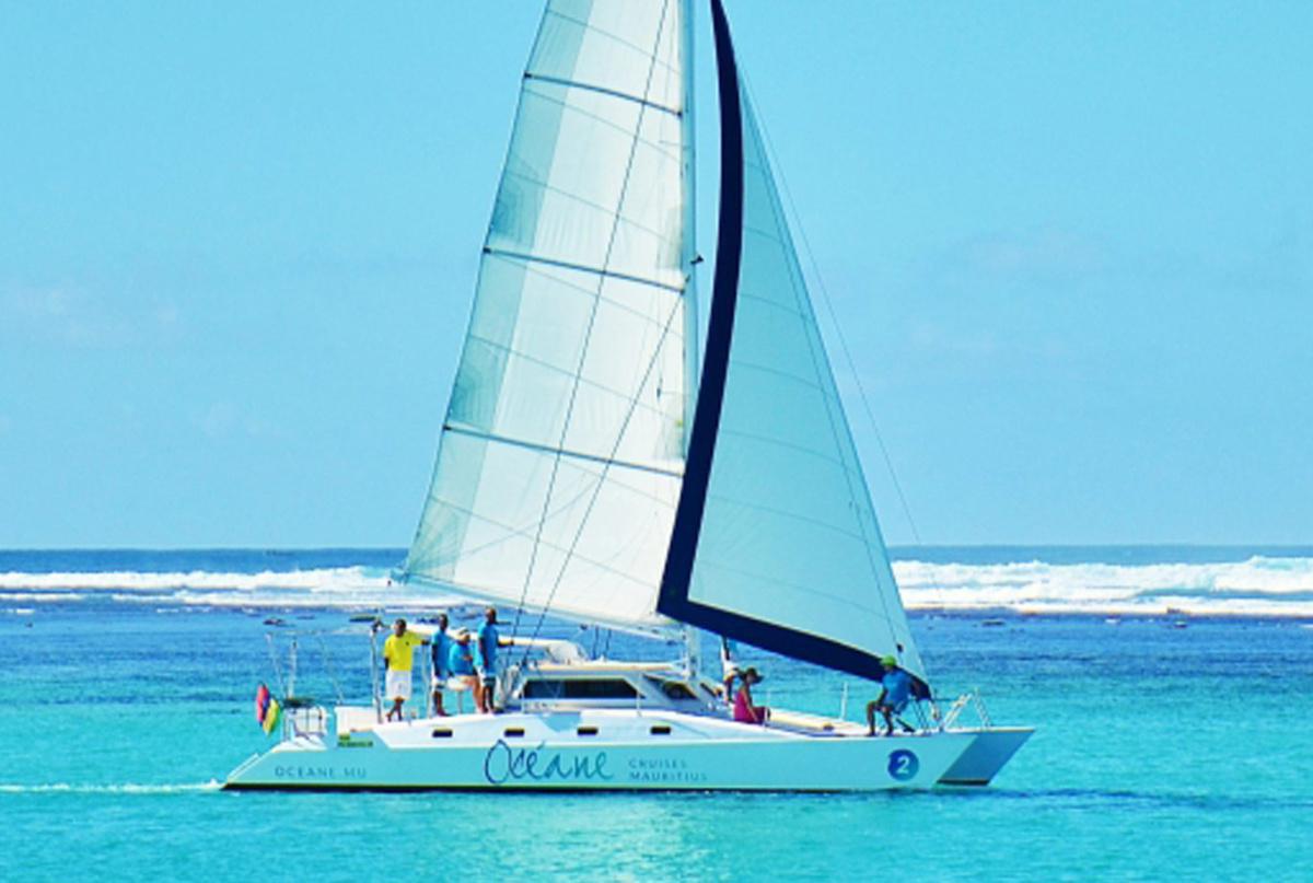 WEST - CATAMARAN WEST - CATAMARAN