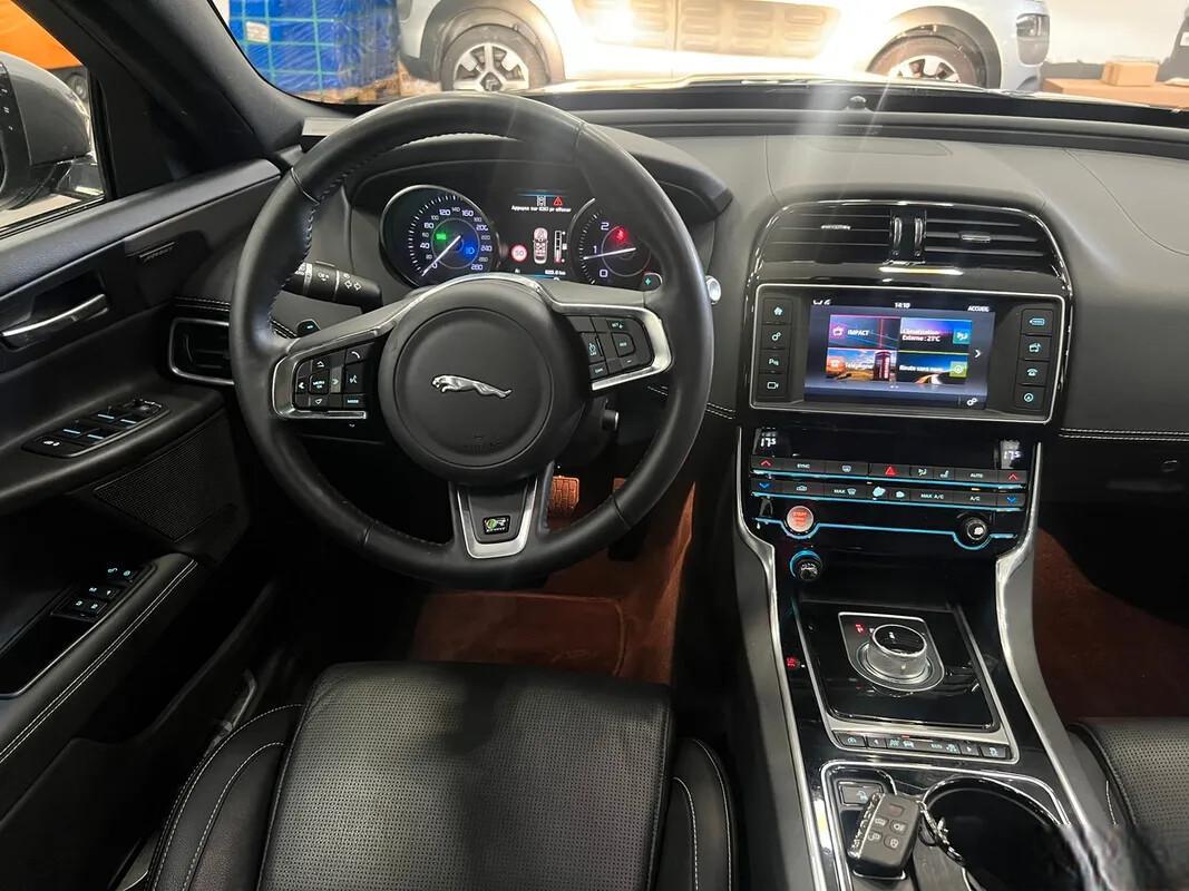 Jaguar JAGUAR XE 2.0d 180 cv Finition R Sporte☑️ Jaguar JAGUAR XE 2.0d 180 cv Finition R Sporte☑️