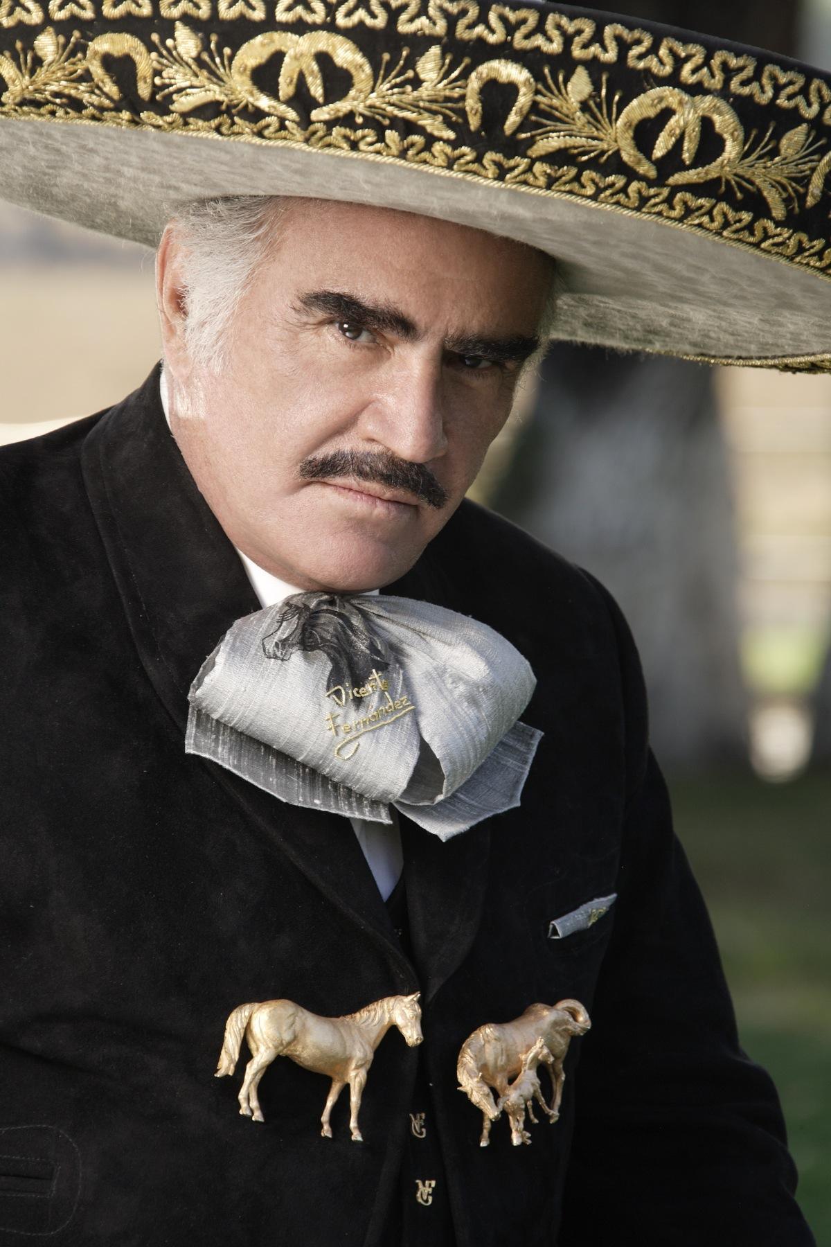 Vicente Fernández revive en nuevo álbum con artistas de banda sinaloense y regional mexicano