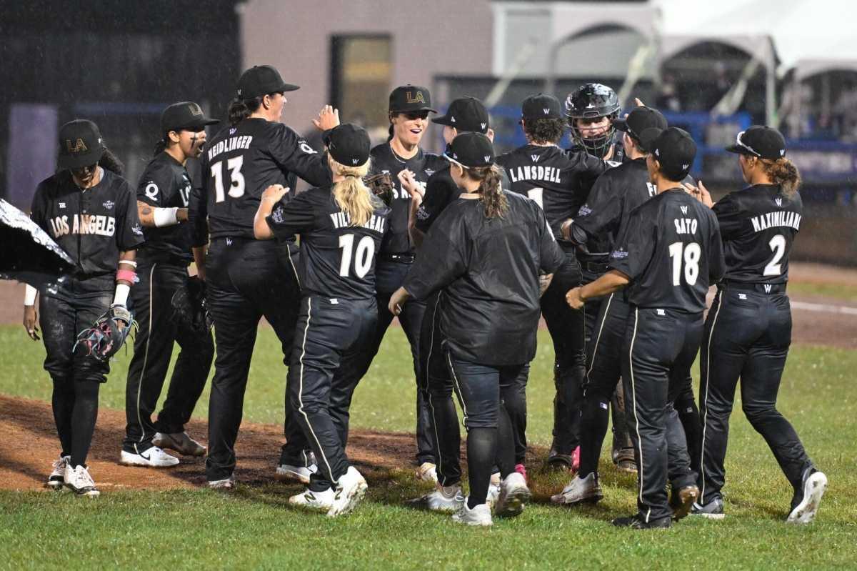 Conoce el primer equipo femenil de Baseball en Los Ángeles
