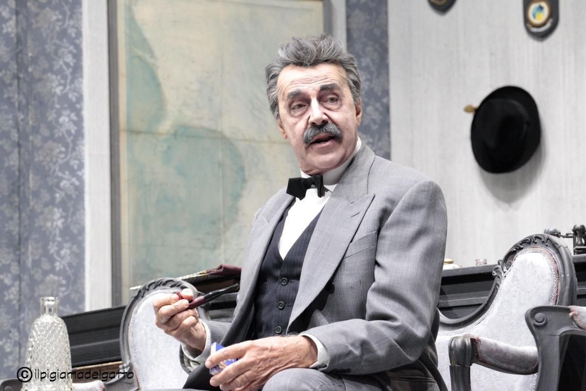 Solenghi torna a Chiasso con "Colpi di timone": il teatro di Govi tra comicità e verità scomode Solenghi torna a Chiasso con "Colpi di timone": il teatro di Govi tra comicità e verità scomode