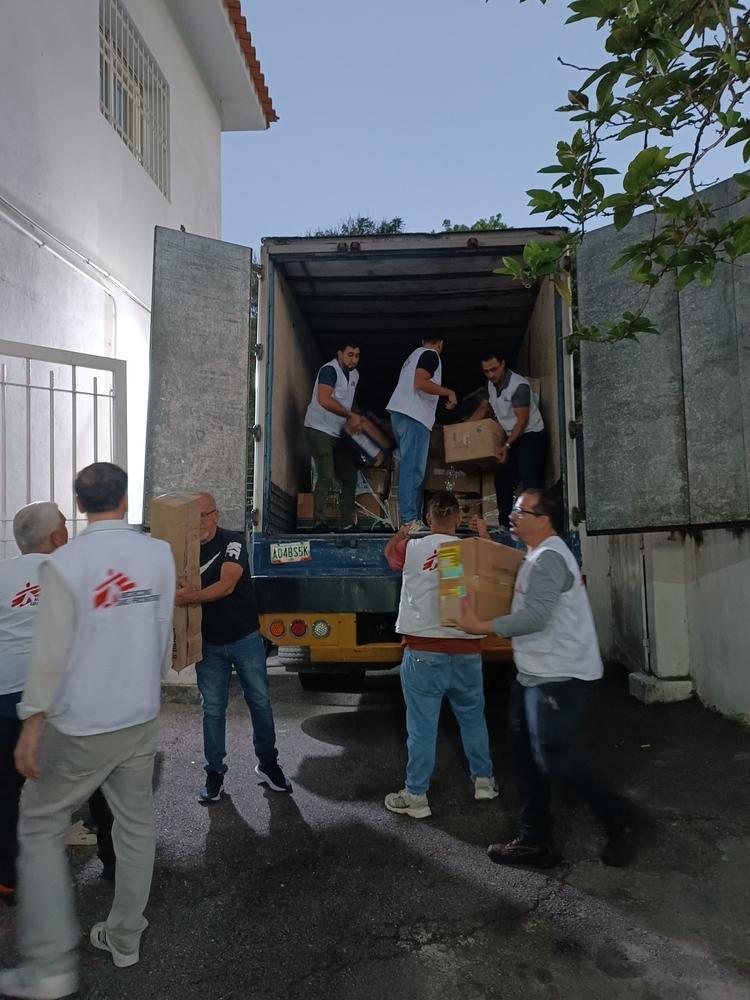 Venezuela, MSF amplia gli aiuti: in arrivo cliniche mobili nei parchi e negli stadi di Caracas