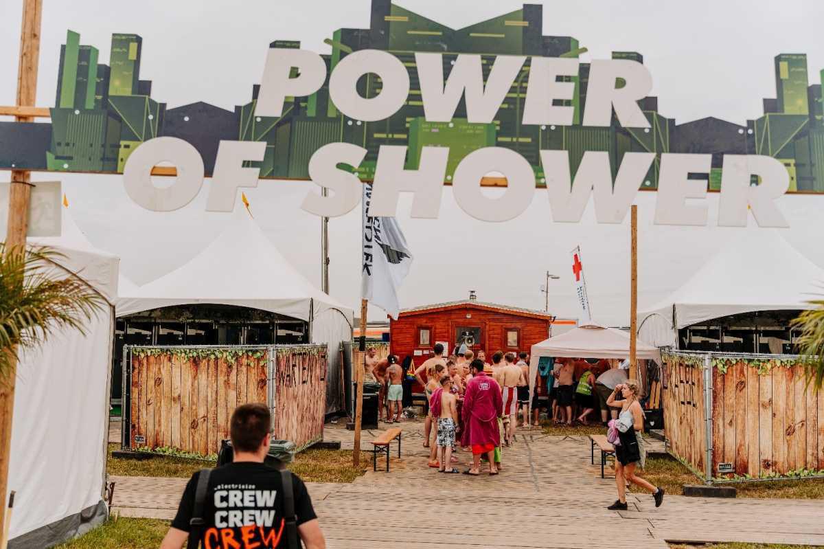 Saunameister Sven – Die verrückteste Festival-Sauna Deutschlands