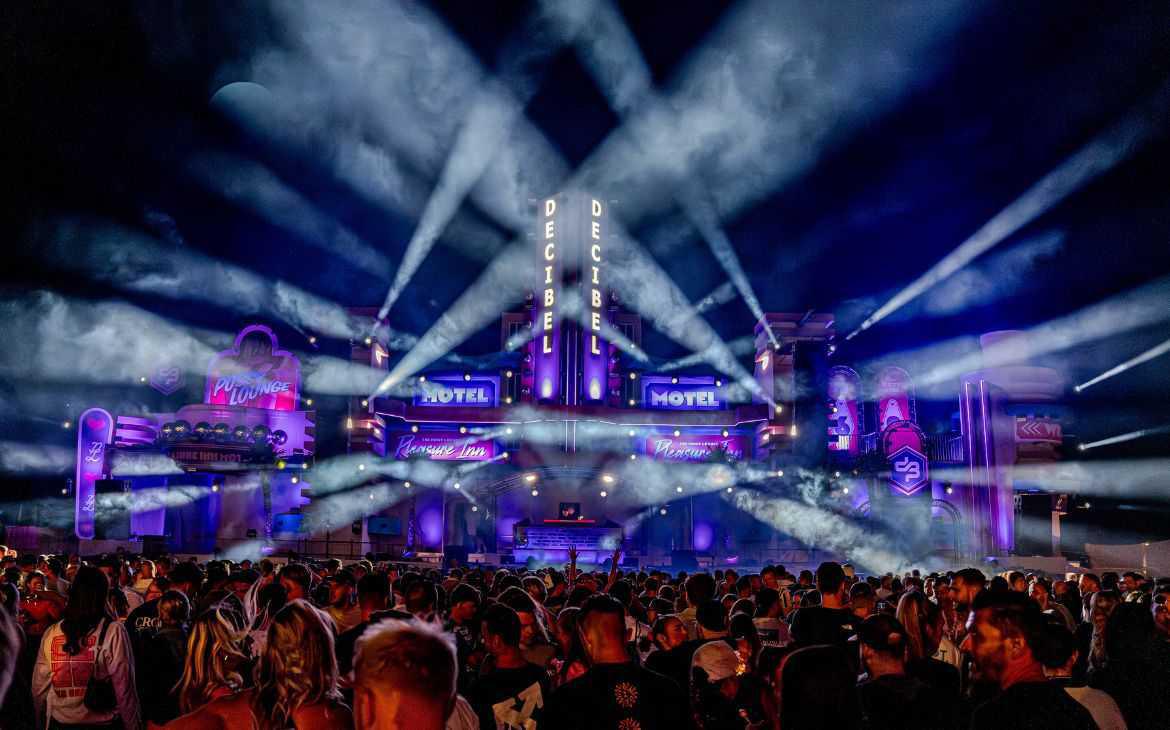 Decibel Outdoor 2025 – Ein Wochenende voller Gänsehautmomente Decibel Outdoor 2025 – Ein Wochenende voller Gänsehautmomente