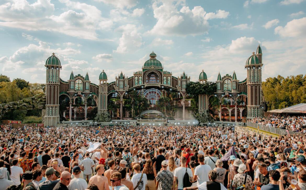 Tomorrowland 2025 – Tag 4: Drachen, Comics und eine Runde Nostalgie Tomorrowland 2025 – Tag 4: Drachen, Comics und eine Runde Nostalgie