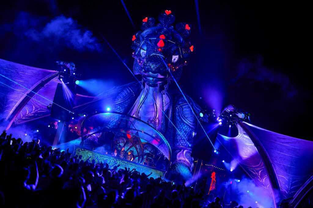 Tomorrowland 2025 – Tag 4: Drachen, Comics und eine Runde Nostalgie