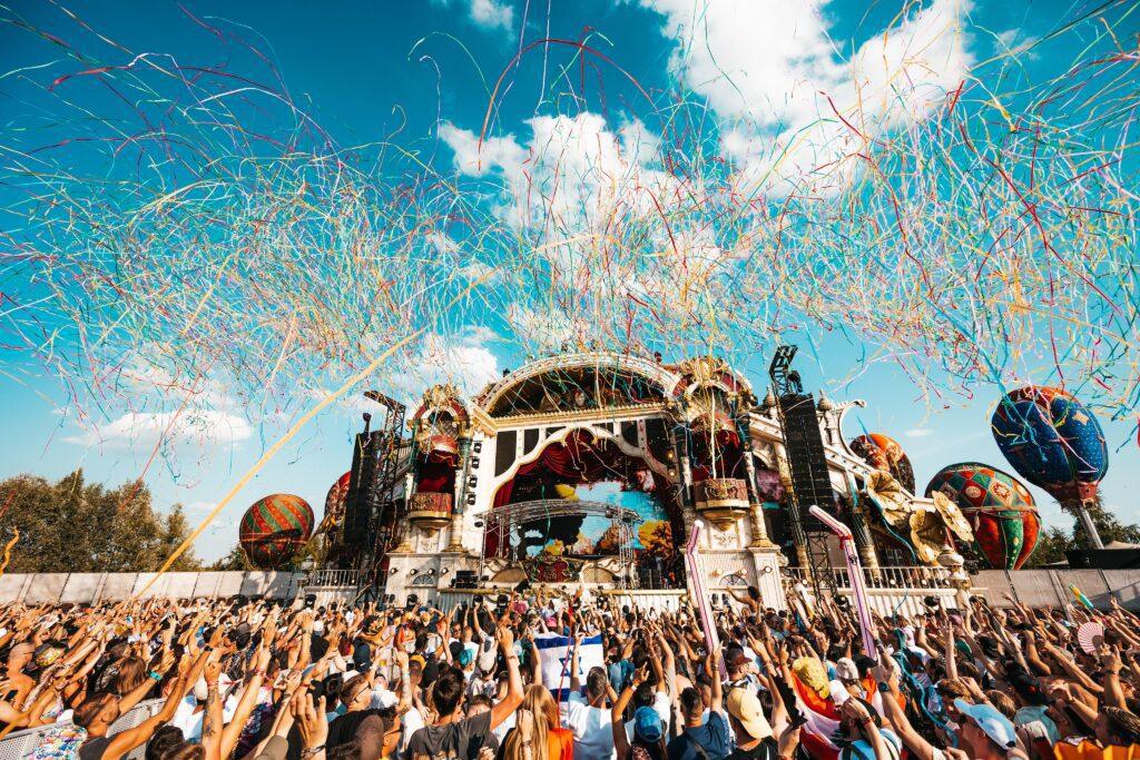 Tomorrowland 2025 – Tag 2: DreamVille öffnet, Spannung liegt in der Luft Tomorrowland 2025 – Tag 2: DreamVille öffnet, Spannung liegt in der Luft