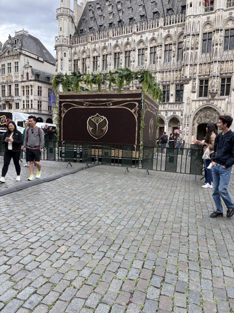 Tomorrowland 2025 – Tag 1: Anreise, Brüssel, und die Schocknachricht Tomorrowland 2025 – Tag 1: Anreise, Brüssel, und die Schocknachricht