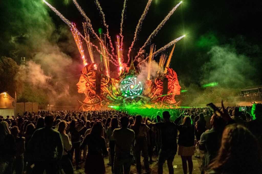 Unser Erlebnis beim Dreamfields Festival 2025 – Zwei Herzen, ein Beat Unser Erlebnis beim Dreamfields Festival 2025 – Zwei Herzen, ein Beat
