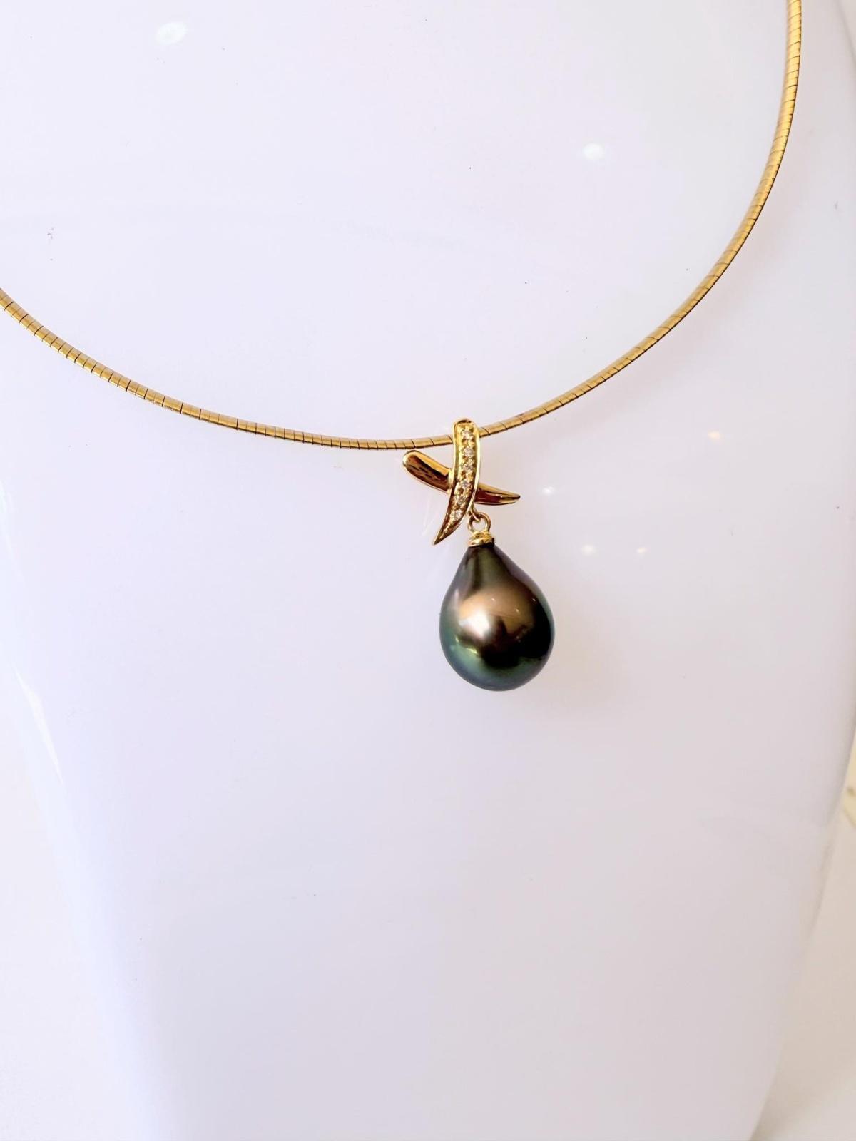 ✨Pendentif en or 18 carats & diamants chez VAIMA PERLES✨