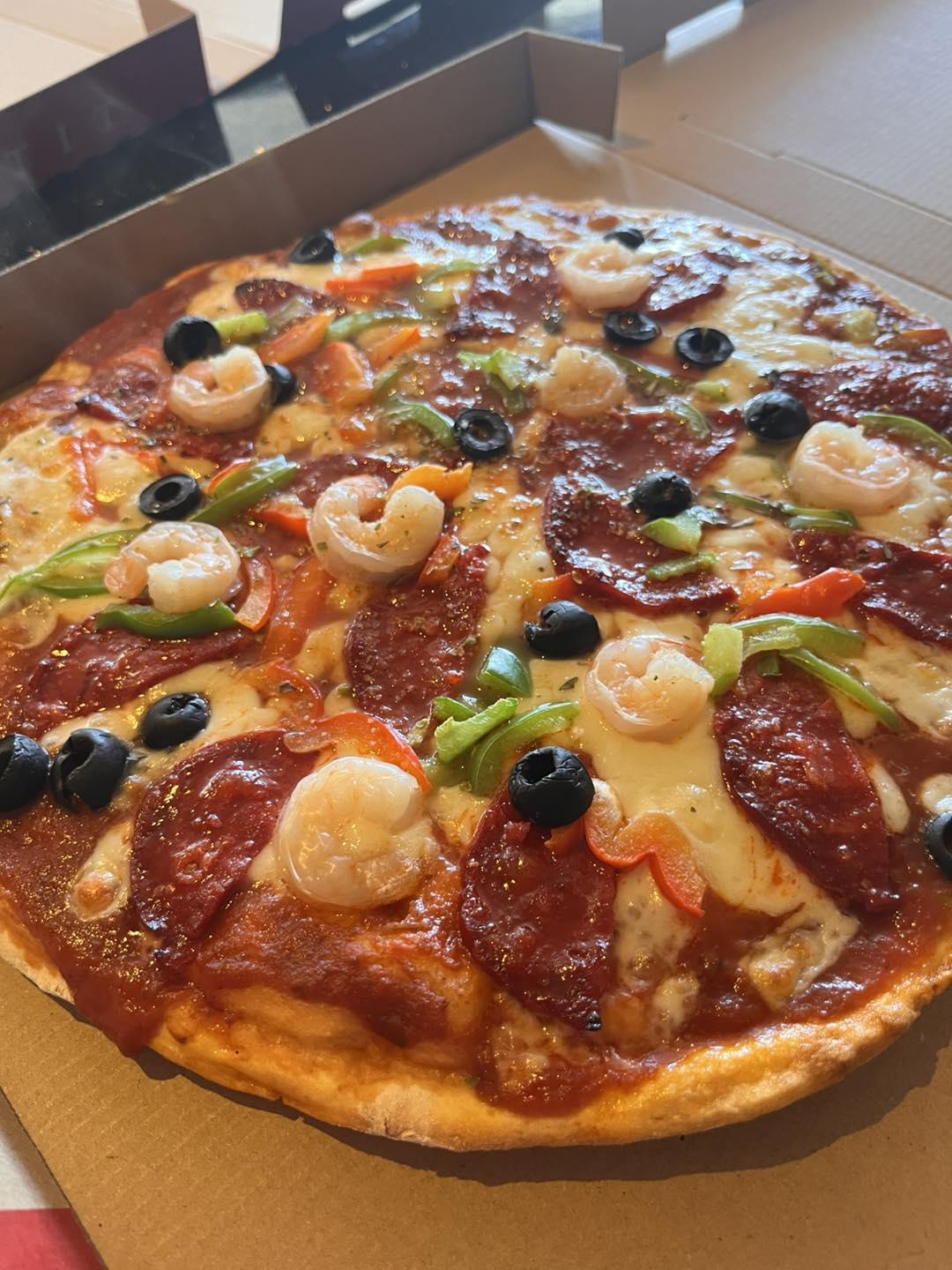 🍕✨ Découvrez la pizza Chorizo de chez PIZZA CROQ'IN PAPEETE!✨🍤