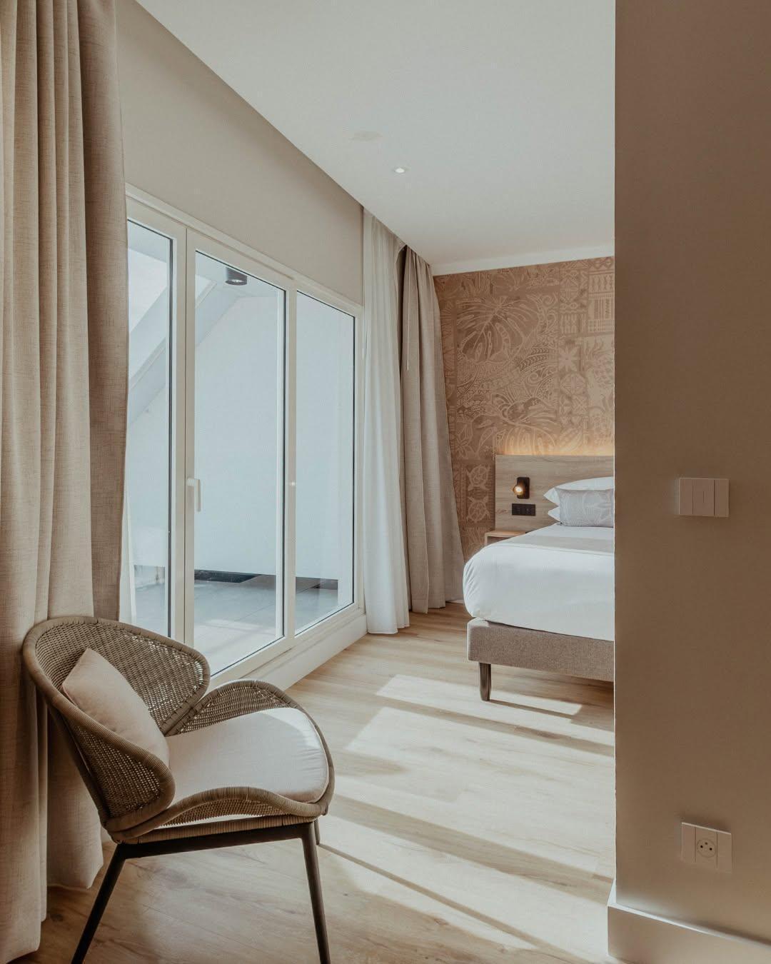 🌺L’𝐇𝐨̂𝐭𝐞𝐥 𝐑𝐞𝐯𝐚 𝐓𝐚𝐡𝐢𝐭𝐢 vous accueille au cœur de Papeete!🌺