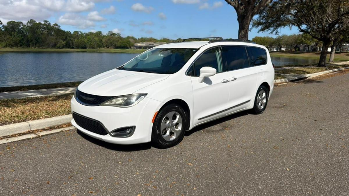 Chrysler Pacifica Minivan