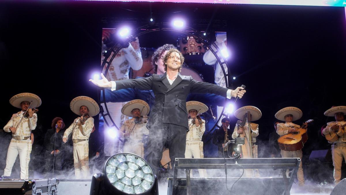 DAVID BISBAL HONRA A JUAN GABRIEL EN EL AUDITORIO NACIONAL DE MÉXICO