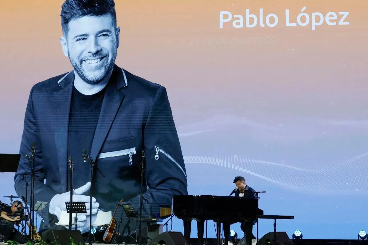 PABLO LÓPEZ PONE EL CIERRE MUSICAL A LA VISITA DEL PAPA LEÓN XIV PABLO LÓPEZ PONE EL CIERRE MUSICAL A LA VISITA DEL PAPA LEÓN XIV