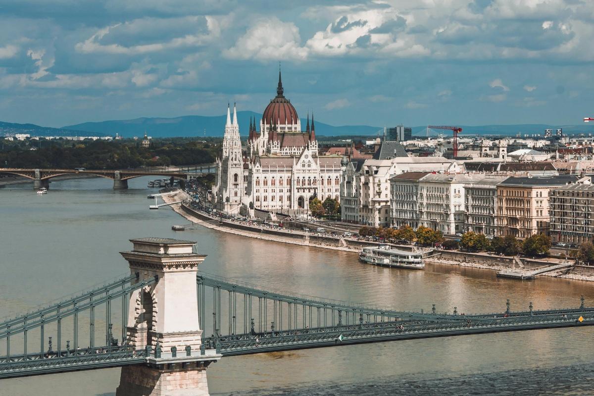 L'Europe : Une Mosaïque d'Histoire, de Lumière et d'Architecture