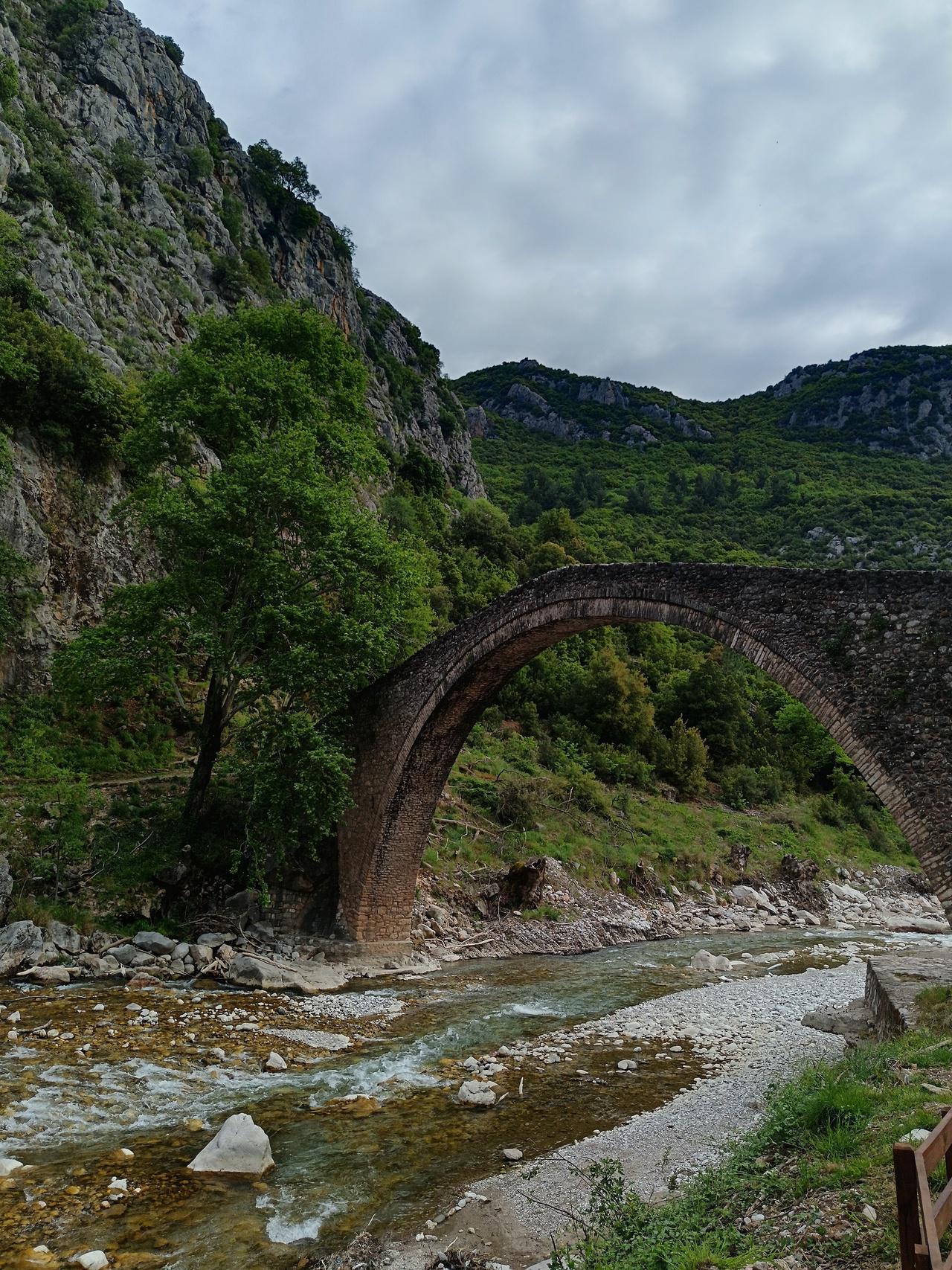 Pont de Pyli.