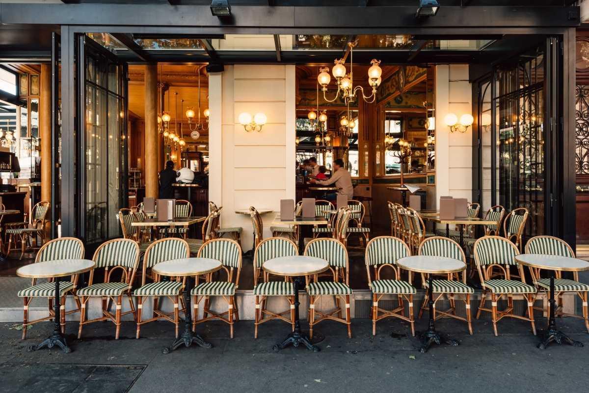EATING IN PARIS