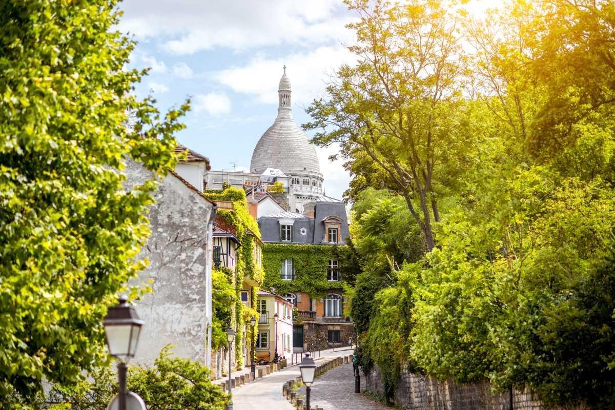 PARIS BY DAYS