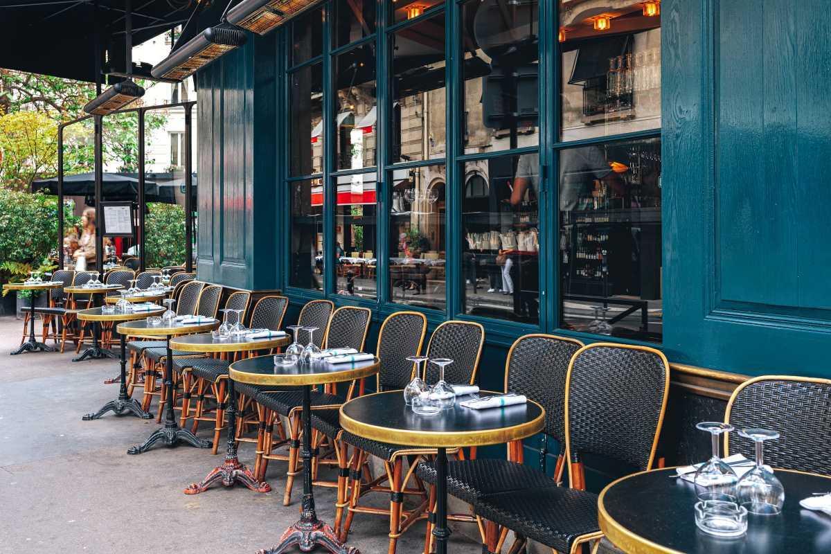 PARIS BY DAYS PARIS BY DAYS