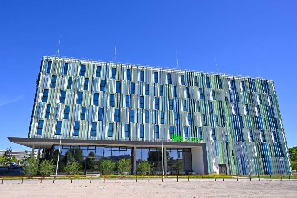 ibis Styles München Airport feierlich eröffnet