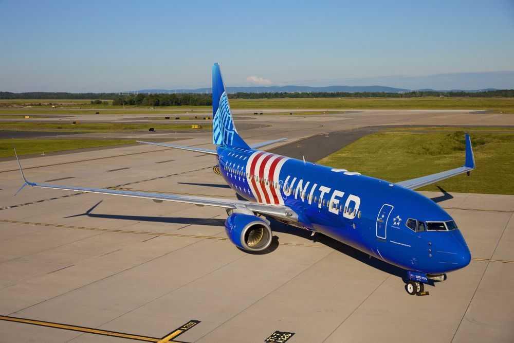 United Airlines präsentiert zwei Flugzeuge in "Stars & Stripes"-Sonderlackierung