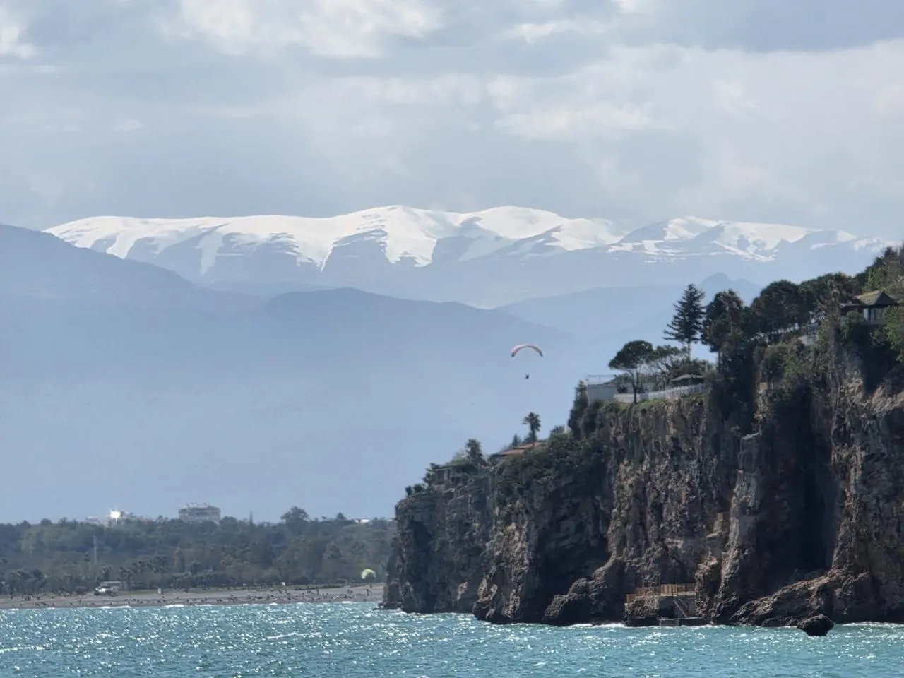 Antalya mit Sonne Meer und Schnee
