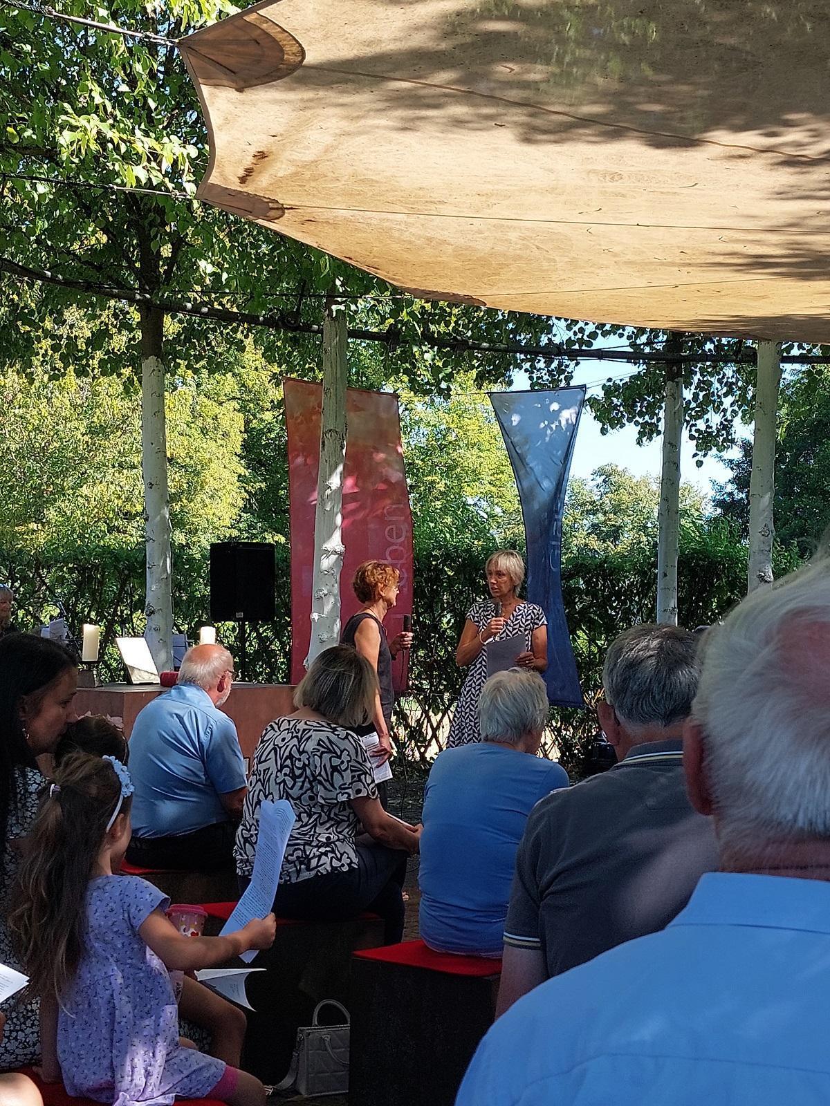 Unter dem Blätterdach vereint: ACK-Gottesdienst in der Wachsenden Kirche