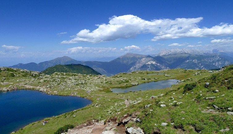 Escursione ai Laghi di Bombasel con guida alpina Escursione ai Laghi di Bombasel con guida alpina