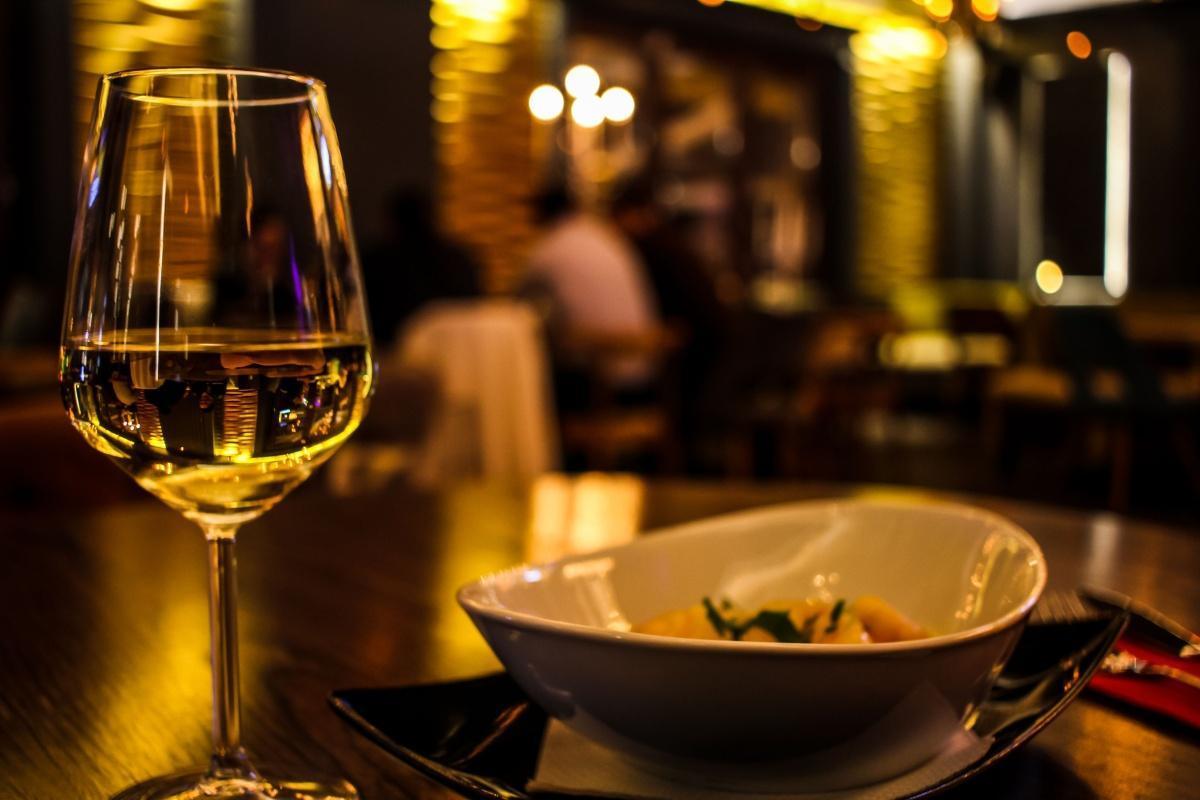 Restaurants à Rennes par quartier : le guide complet 2026 Restaurants à Rennes par quartier : le guide complet 2026