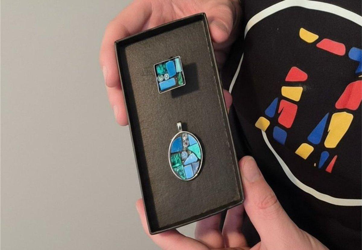 Créez votre parure de bijoux en mosaïque avec Elisabeth à Vern-sur-Seiche Créez votre parure de bijoux en mosaïque avec Elisabeth à Vern-sur-Seiche