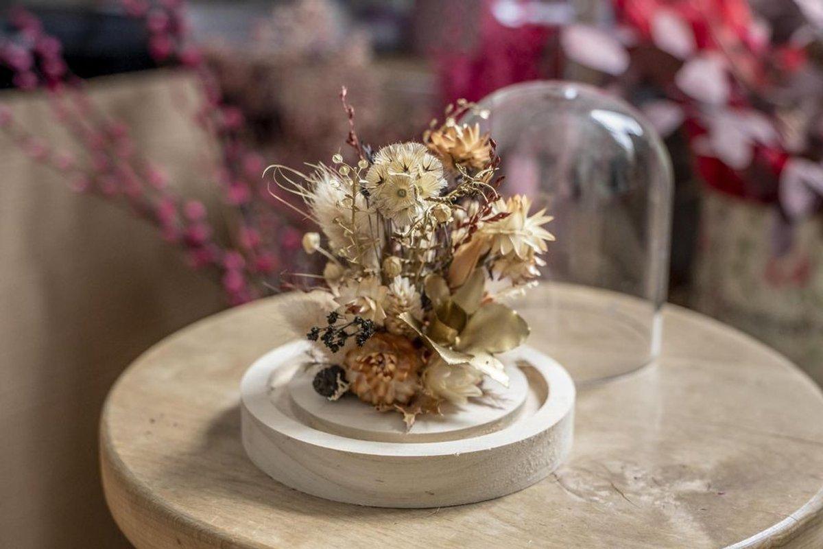💐 Atelier fleurs séchées à Rennes : créez votre cloche fleurie avec Lydia 💐 Atelier fleurs séchées à Rennes : créez votre cloche fleurie avec Lydia
