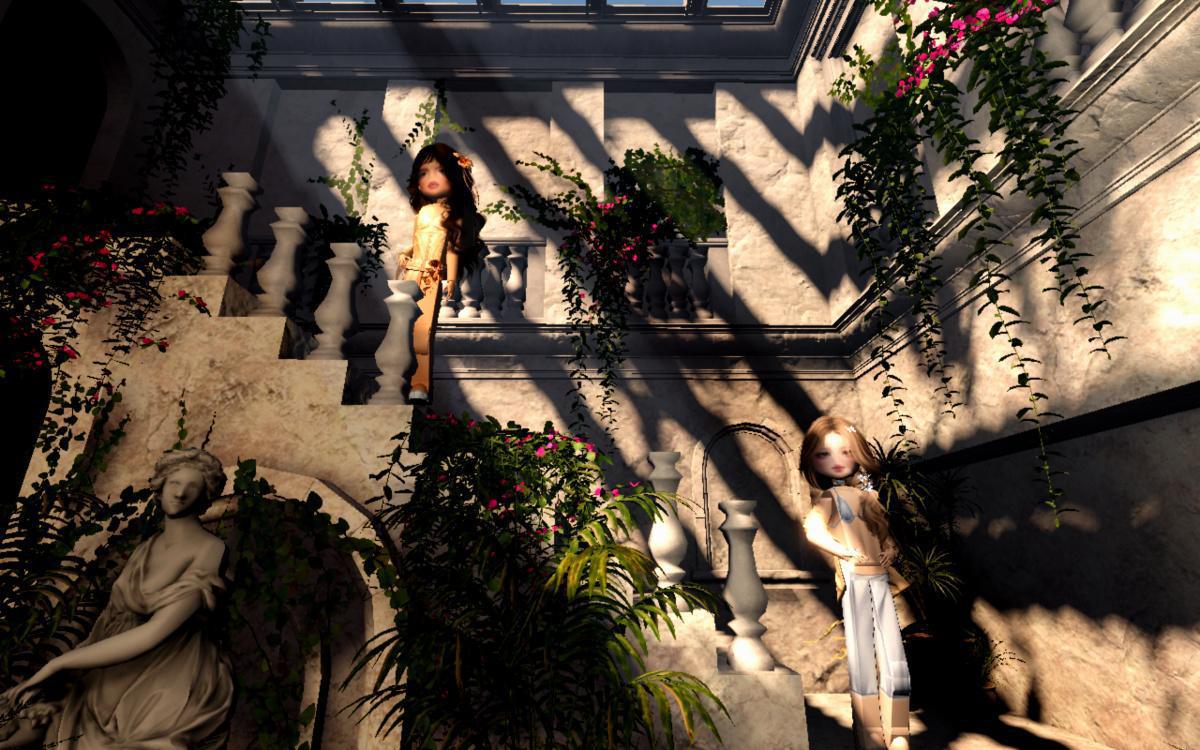 Watch The Footage From Hany's Showcase 'Florescenza' 