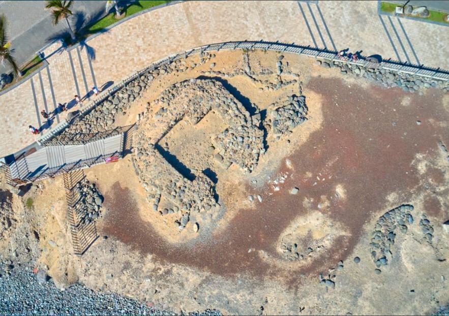 The Punta Mujeres Archaeological Site