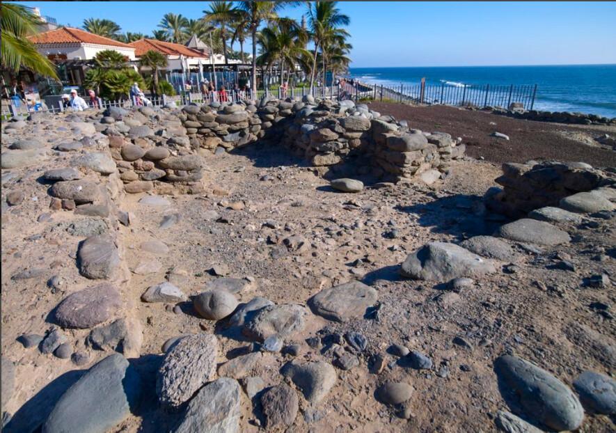 The Punta Mujeres Archaeological Site The Punta Mujeres Archaeological Site
