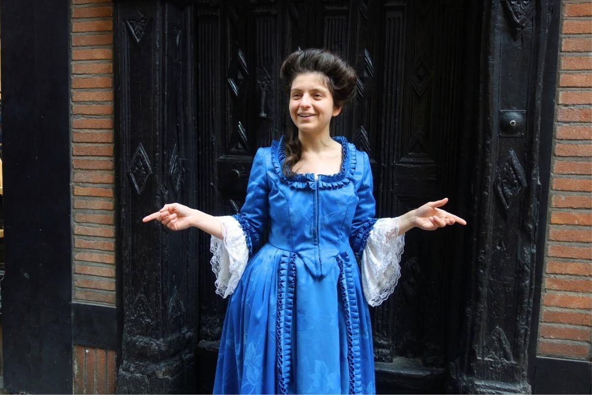 Visite guidée insolite d'Albi au siècle des lumières, promenade avec Mme de Lapérouse