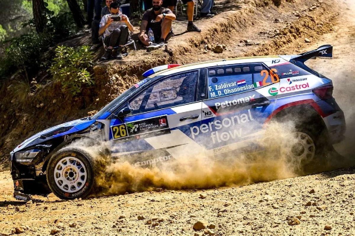 Domínguez logra un “doble podio” y Zaldívar culmina en el top 20 por el EKO Acropolis Rally 2025