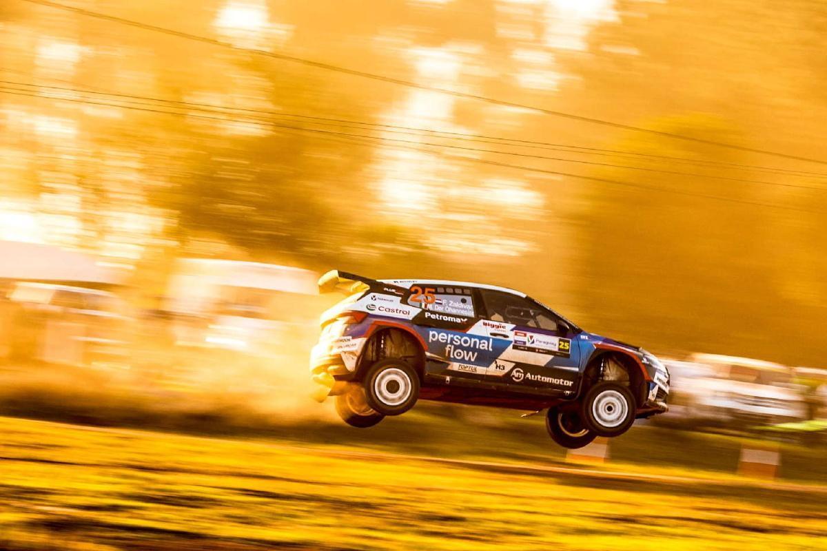 “Ponchadura y pasamanos”: Sébastien Ogier es el nuevo líder del ueno Rally del Paraguay al final del sábado
