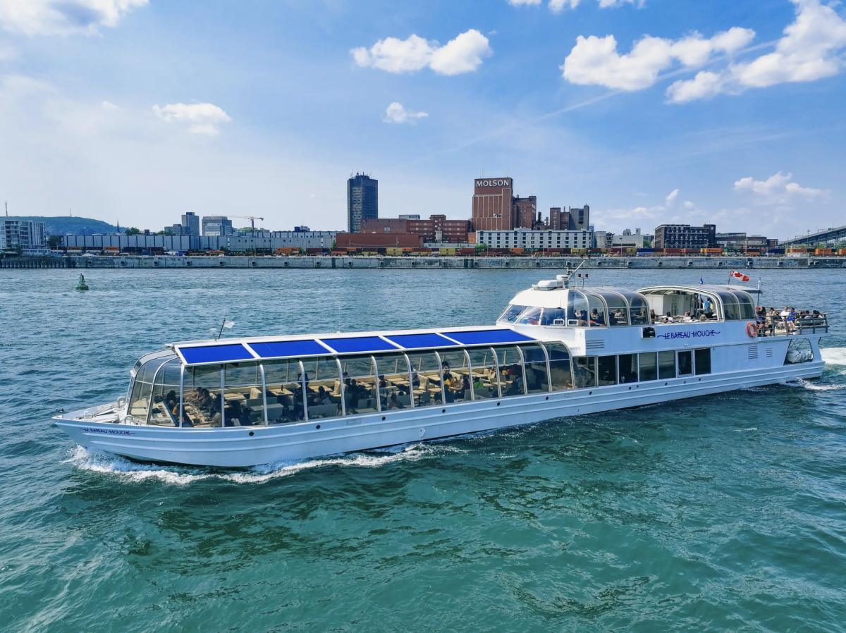 Croisière touristique sur le Saint-Laurent à bord du Bateau-Mouche