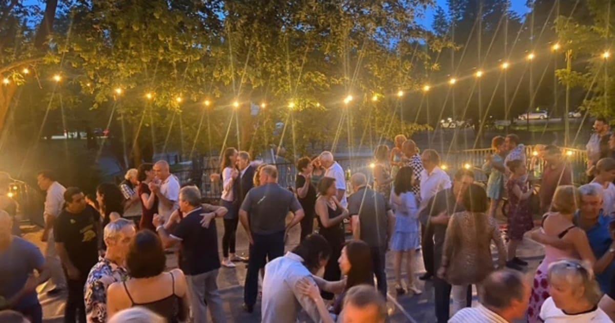 Tango dans le parc avec Jorge Elias Navas au parc Beaubien (13 septembre) Tango dans le parc avec Jorge Elias Navas au parc Beaubien (13 septembre)