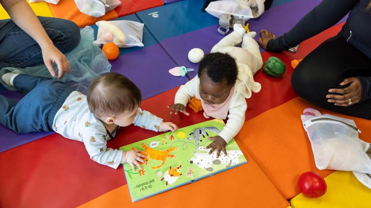Bébés contes à la bibliothèque interculturelle Bébés contes à la bibliothèque interculturelle