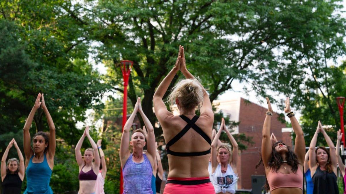 Yoga au parc Raymond-Blain Yoga au parc Raymond-Blain