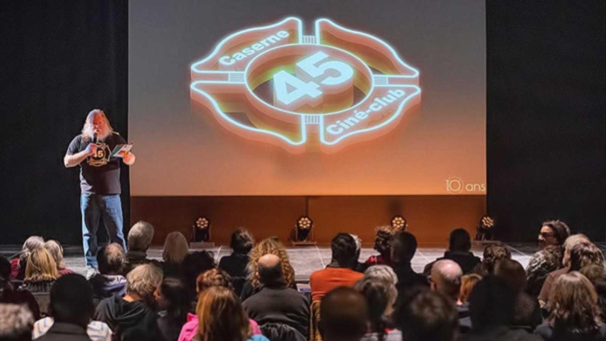 Rue Málaga au Ciné-Club Caserne 45 de la maison de la culture Maisonneuve Rue Málaga au Ciné-Club Caserne 45 de la maison de la culture Maisonneuve