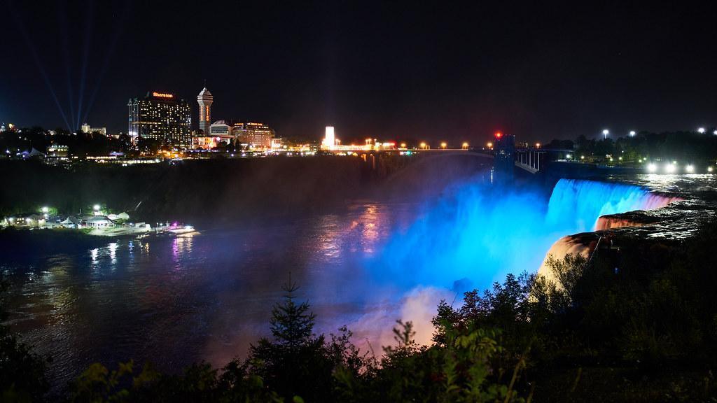 Chutes du Niagara depuis Montréal : trajet, circuits organisés, que voir et où dormir Chutes du Niagara depuis Montréal : trajet, circuits organisés, que voir et où dormir