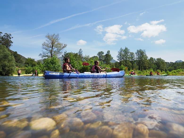 Las mejores rutas en piragua por Asturias para conectar con la naturaleza en sus ríos
