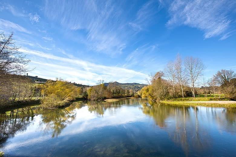 Las mejores rutas en piragua por Asturias para conectar con la naturaleza en sus ríos