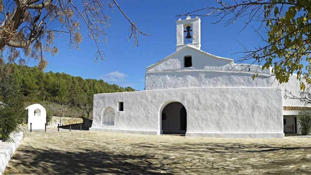 Qué hacer en Ibiza: Patrimonio de la Humanidad, calas y gastronomía