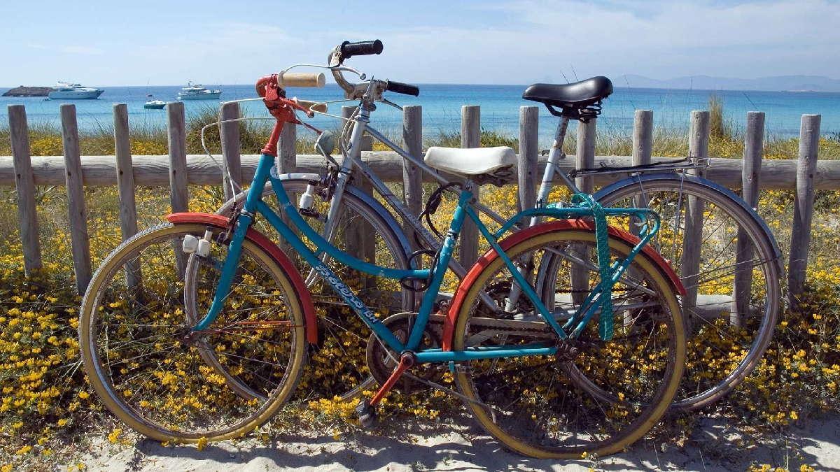 Qué hacer en Formentera: calas, faros y el Parque Natural de Ses Salines Qué hacer en Formentera: calas, faros y el Parque Natural de Ses Salines