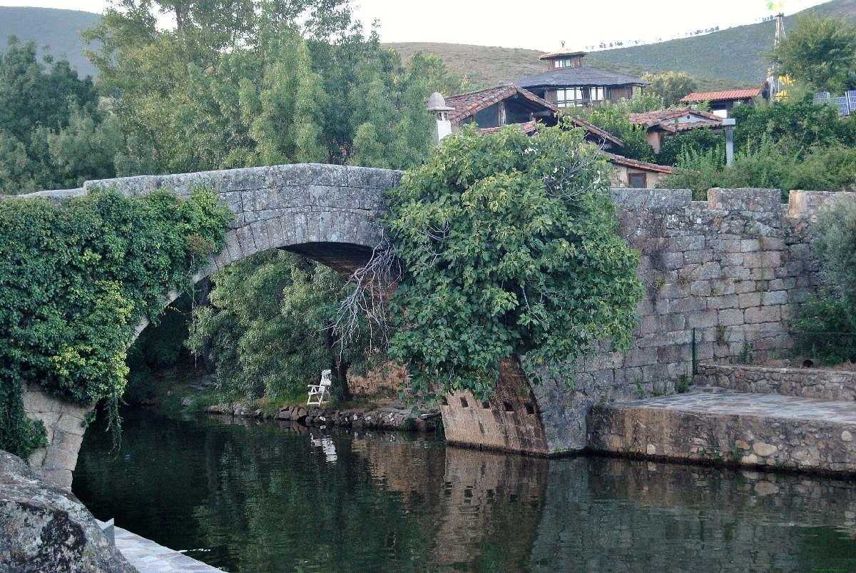 Acebo: el pueblo de la Sierra de Gata entre naranjos y castaños